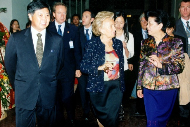 2004.10.9Ļ.
