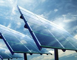 光伏利用太阳能的最佳方式是光伏转换，就是利用光伏效应，使太阳光射到硅材料上产生电流直接发电。以硅材料的应用开发形成的产业链条称之为“光伏产业”，包括高纯多晶硅原材料生产、太阳能电池生产、太阳能电池组件生产、相关生产设备的制造等。