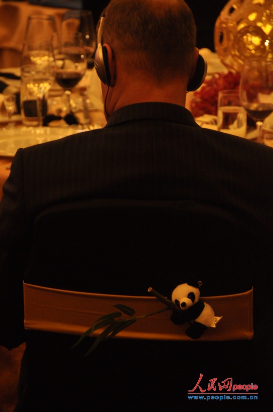 2013财富全球论坛今日在四川成都举行开幕晚宴。（人民网 王千原雪摄影报道）