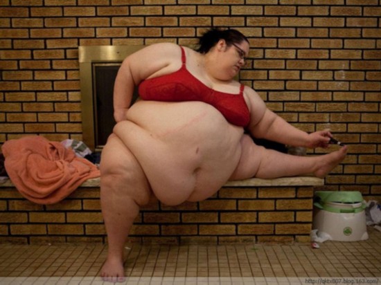 世界最胖母親猛吃“增肥”