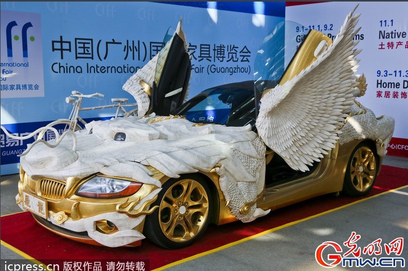 广州惊现史上最<em>拉风</em>土豪金飞龙宝马 嵌牦牛骨