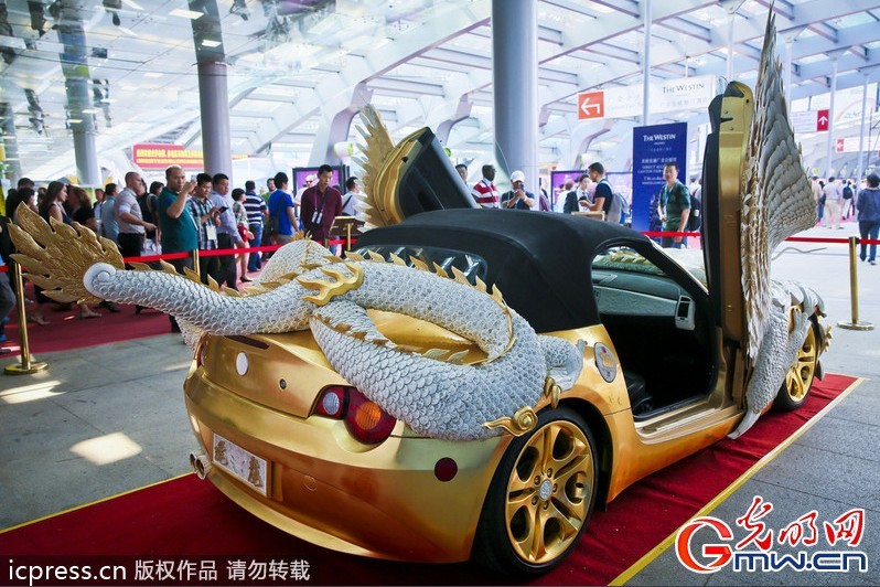 广州惊现史上最<em>拉风</em>土豪金飞龙宝马 嵌?牛骨镀