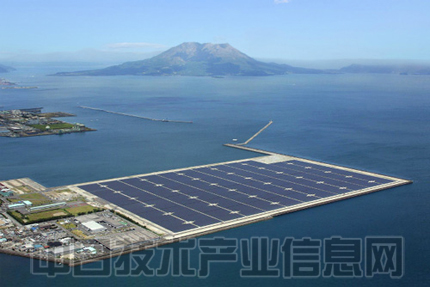29万块太阳能电池板形成的亮丽风景线