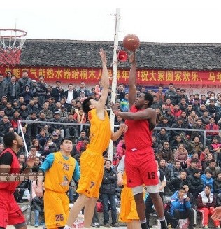 中国小镇奢华篮球赛 斥资百万请NBA球员打球