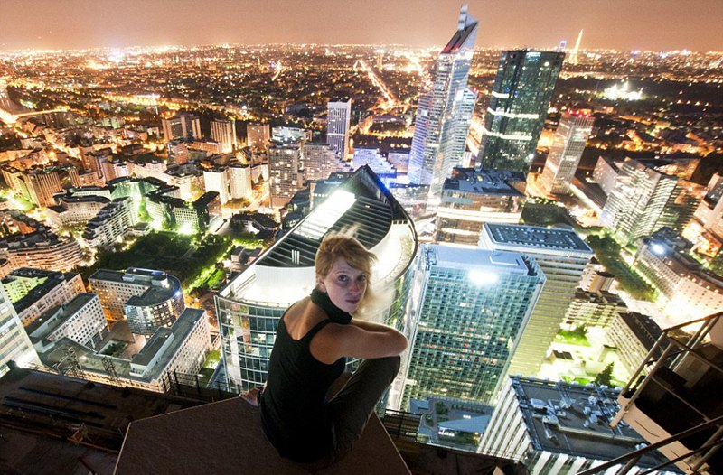 英国女摄影师专爬世界最著名建筑 在高空拍照