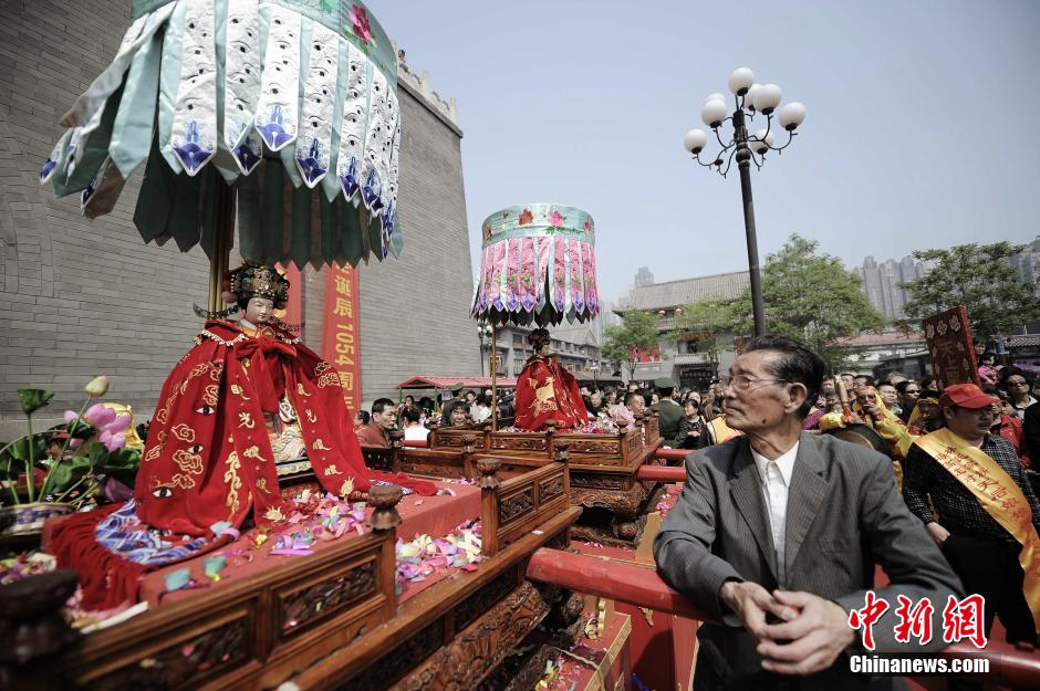 422й䴫˵е浮1054ꡣ죬Լ6󹬲μ¡صļֳ㼯˷ġɡʻᡢΡġʨ9ᣬжԹҷĻŲʻ˻̬չʾͬʱָ1936ǰѲɢʻȽֵĴͳѲ·ߣ˶ͯʻȡ