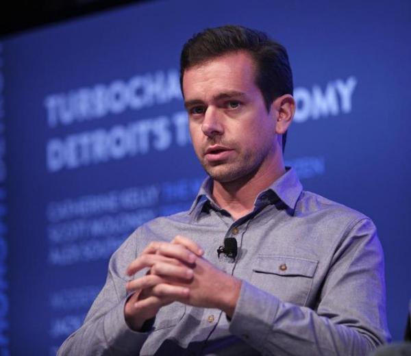 �ܿˡ������/Jack Dorsey�����ʲ���22����Ԫ�����䣺37�ꡣӵ�а�Ħʦ���ʡ����ϻ��������������������˵�ǹ����Ϊ����һ��ĸ���֮һ����������������ֵ��10����Ԫ�Ĺ�˾�� Twitter����5%�ɷݣ�����Square��ӵ��29%�ɷݣ���������ֺ͸�����ţ�п��������󰮺á�