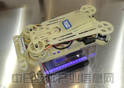 多美参考展出涡电流型磁悬浮遥控玩具车