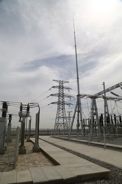 因地制宜开发太阳能资源 光伏发电让荒漠钢城