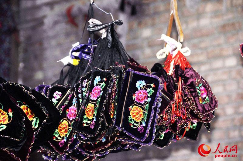 魅力十足的哈密刺繡