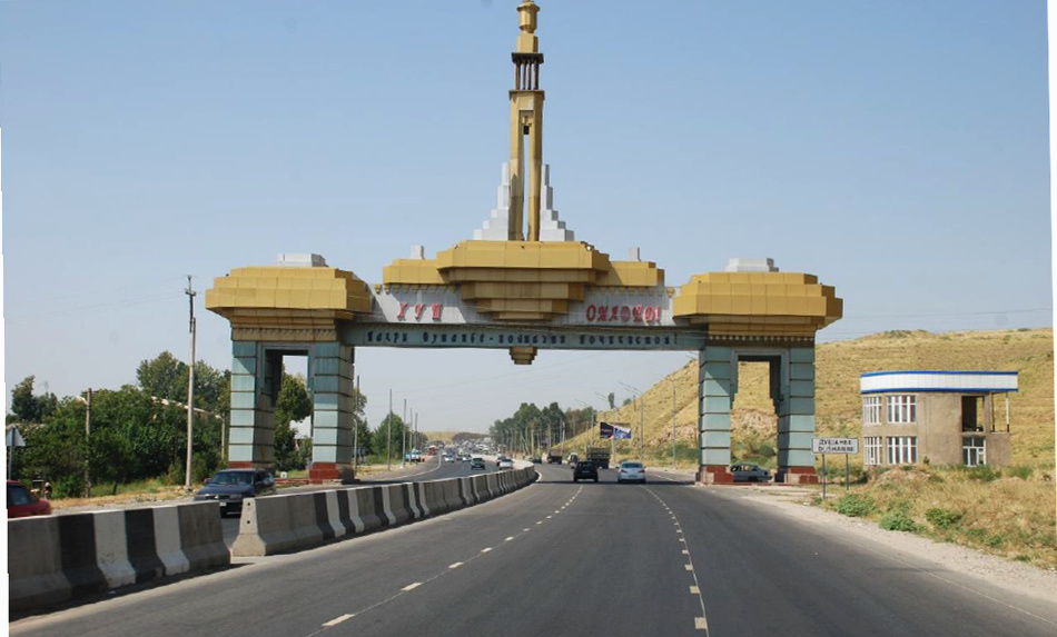总里程640公里 中国路桥在塔吉克铺设 新丝路
