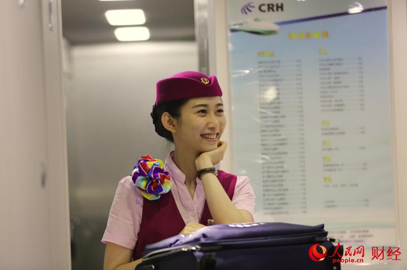 劉嘉楠告訴記者，微笑是給乘客最好的禮物。
