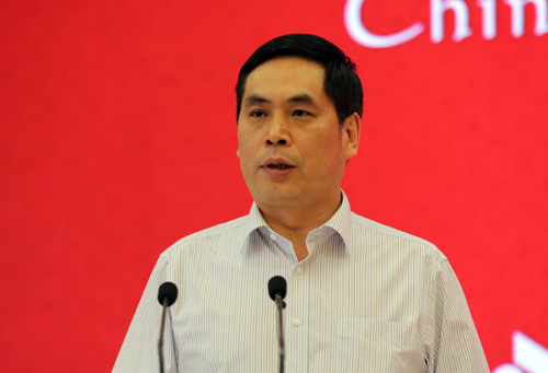 国家工商总局党组成员、副局长刘俊辰致辞