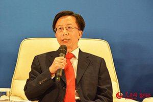 国家行政学院发展战略中心副主任（主持工作）杨正位