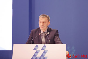 吉尔吉斯斯坦卡巴尔通讯社社长库巴・塔巴迪耶夫