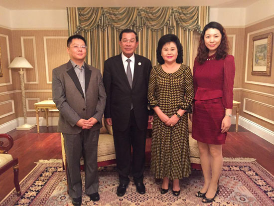 钰诚集团代表拜会柬埔寨首相洪森及其夫人