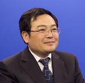 江苏省阜宁县委书记顾云岭代表:接得住更要接得好
顾云岭认为,简政放权归根结底就是要让群众感受到便利和实惠,“我们考虑如何做到审批时限越短越好,中介收费越低越好。围绕这个方面,我们将权力集中,由行政审批中心进行监管,并通过制定清单限制每个部门的权限。”