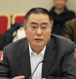 薄绍晔委员:老龄化不是负担 是国家进步的体现
在“十三五”报告中,应加入加大服务业中社会服务的比例,这个空间潜能非常大,养老是我们福利保障应关注的。养老对消费的提升潜力巨大,现在的老人不是没有消费能力,而是找不到消费,到商场老人买的商品没有,有多少是给老年人提供的?制度化的消费服务我们感觉不到,政府在这方面应有所引导。