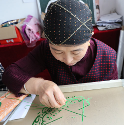 海原：打造刺繡剪紙專業村