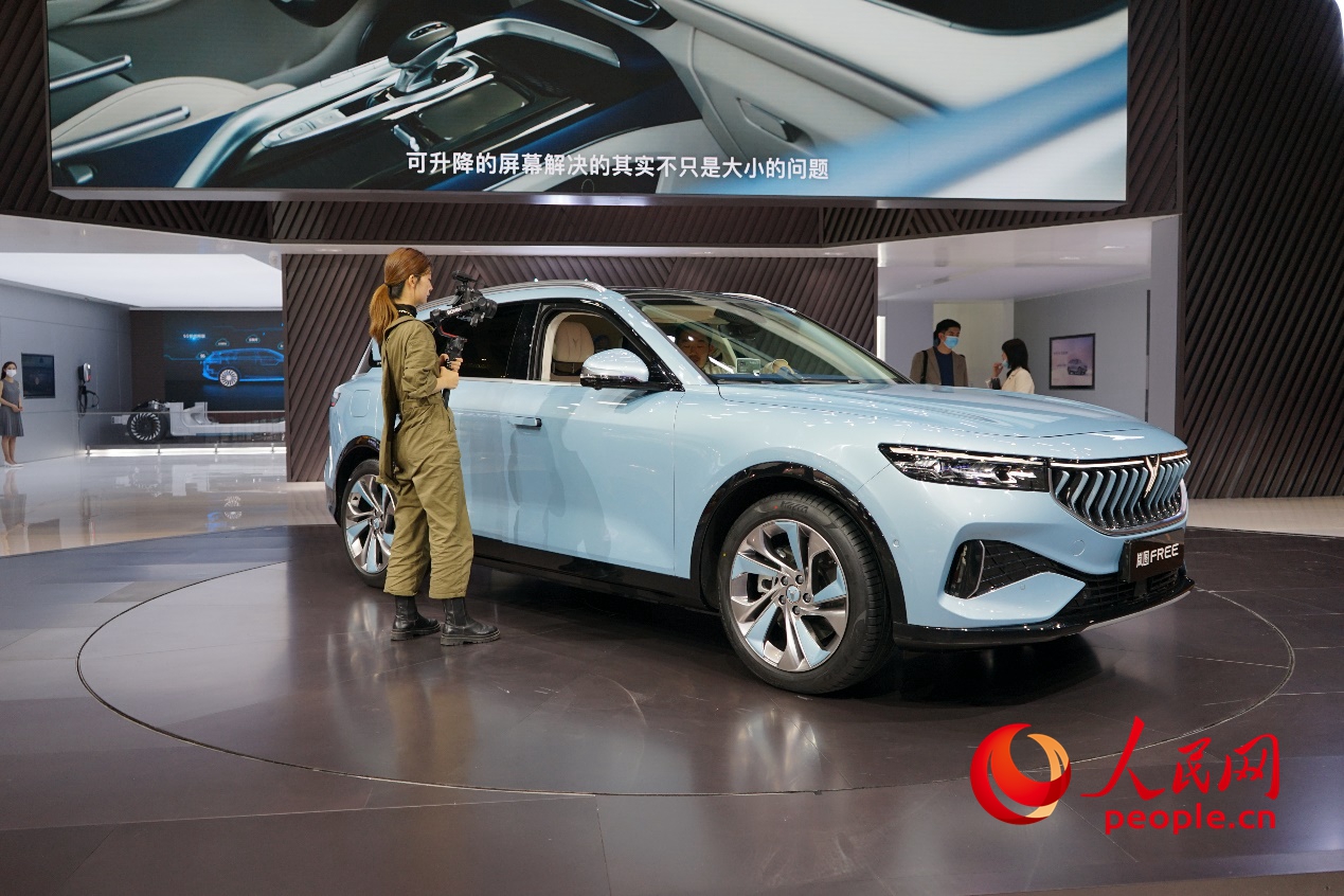 ������ ���̳���