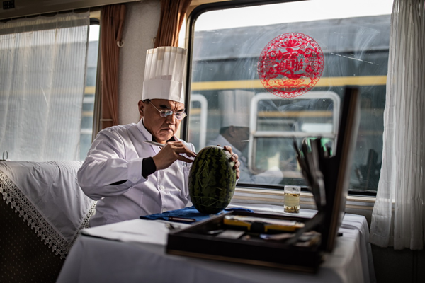 “发现最美铁路”：“雕刻工匠”王金良的列车人生