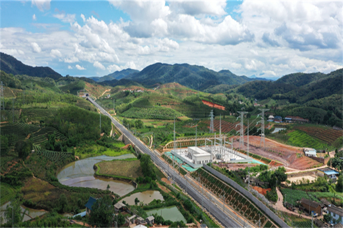 中老铁路西双版纳变电所。受访者供图