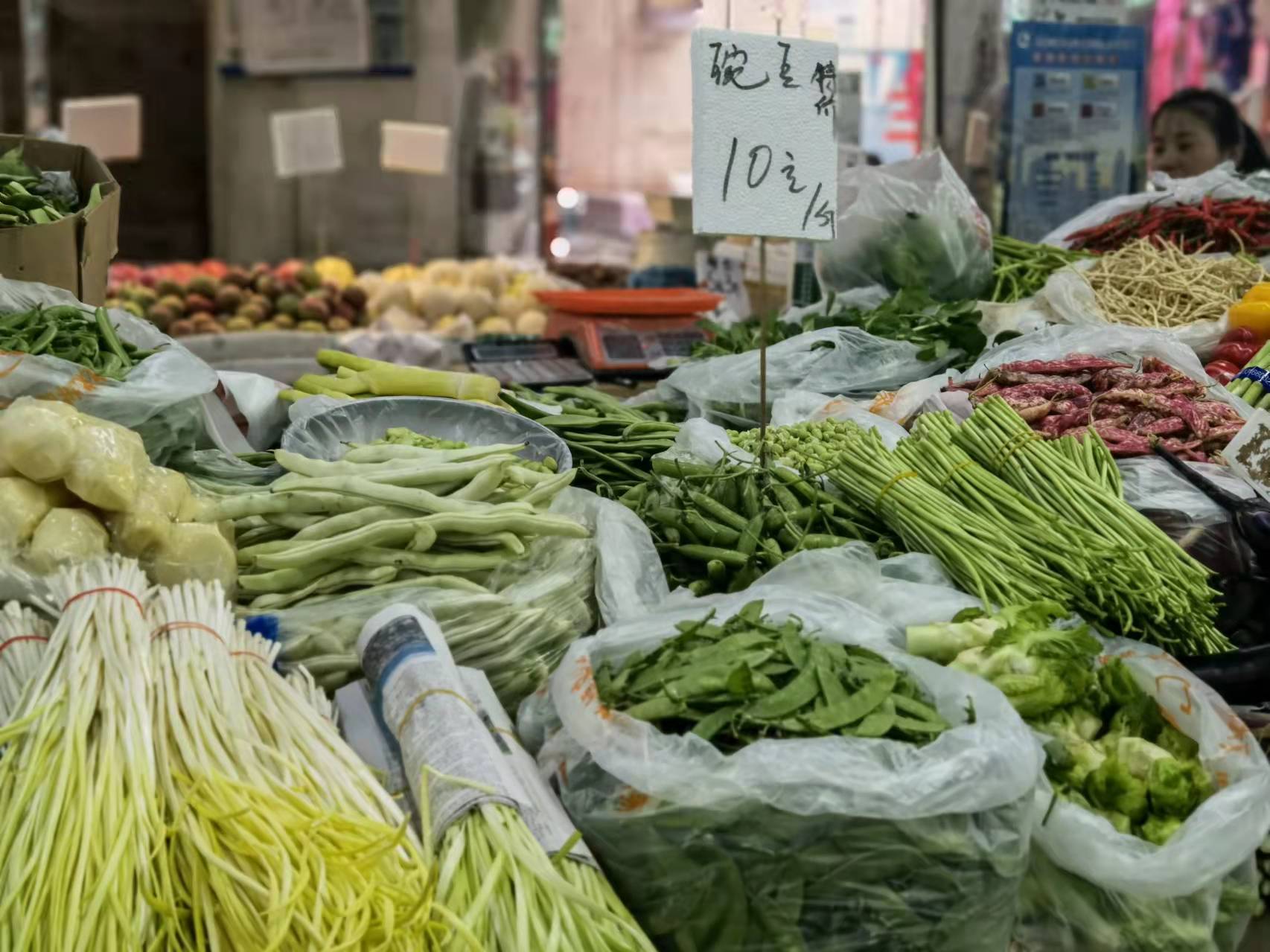 北京朝阳区延静里菜市场。人民网记者 李楠桦摄