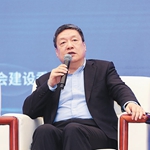                              史晉川                            浙江大學教授                            高效發展經濟  完善分配制度                        