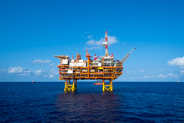 我國自主設計建造的亞洲最大海上石油生產平臺恩平15