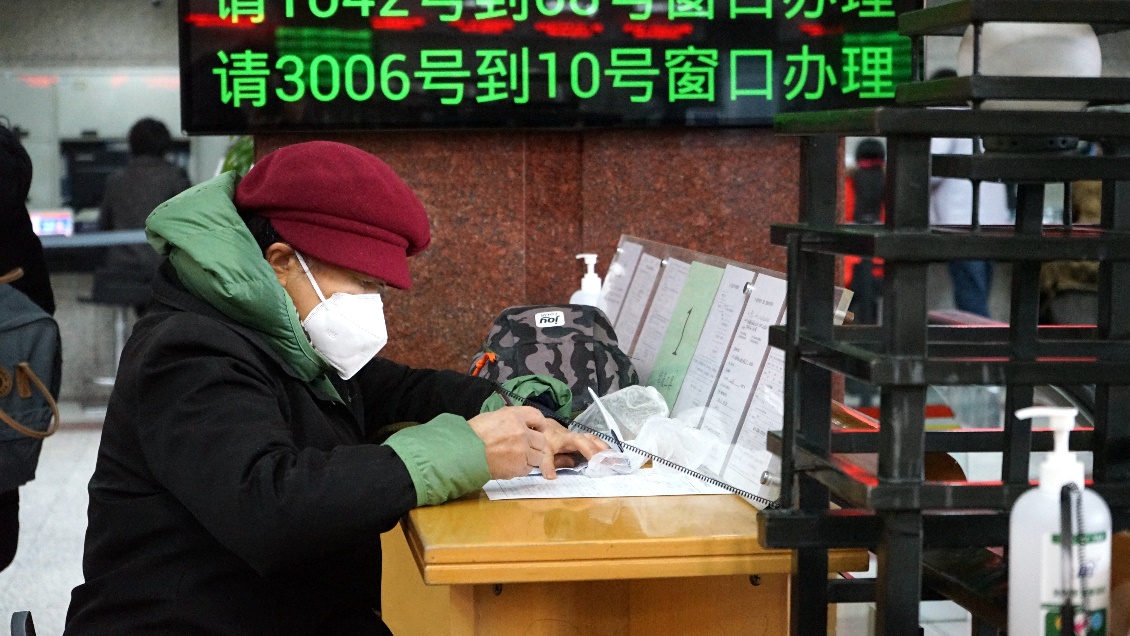 探访北京市公安局出入境接待大厅：证件办理量明显增加
