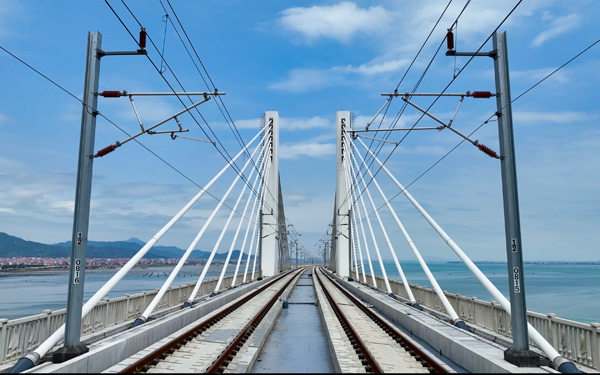 安海灣跨海大橋。張海根攝