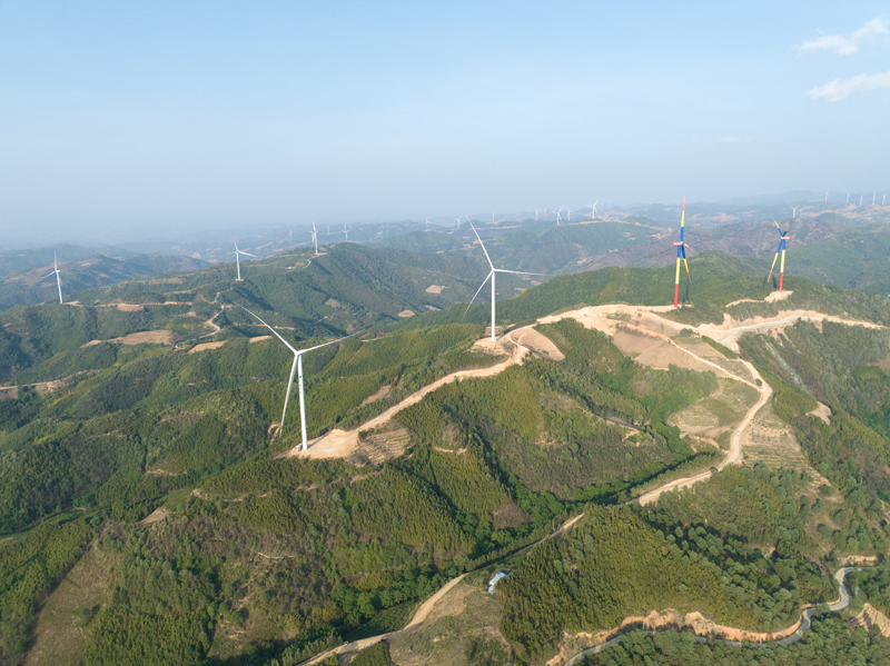 雲南劍角峰30萬千瓦風電項目，年可發綠電8.3億度，減排二氧化碳59萬噸。受訪者供圖