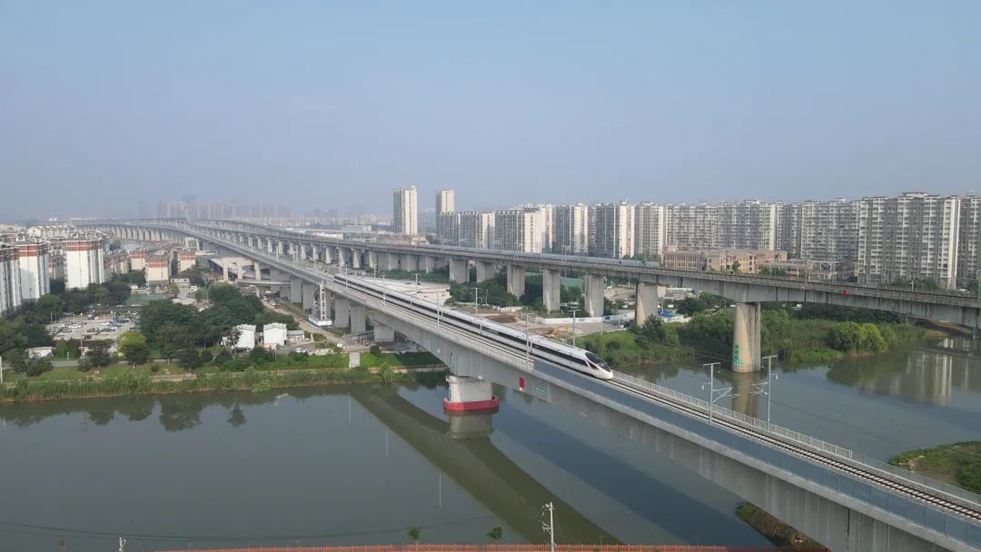 沪宁沿江高铁。