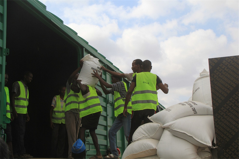 亚吉铁路协助埃塞俄比亚政府运输粮食。受访对象供图