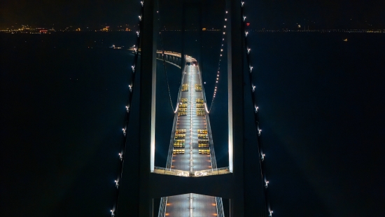 4月17日晚，深中通道伶仃洋大橋完成動靜載試驗。受訪者供圖
