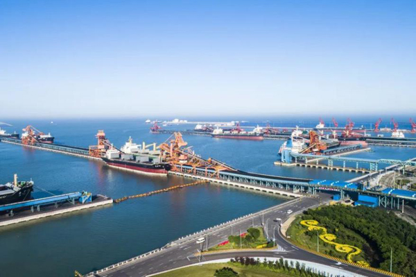 西煤东运、北煤南运的重要枢纽港口黄骅港。受访者供图