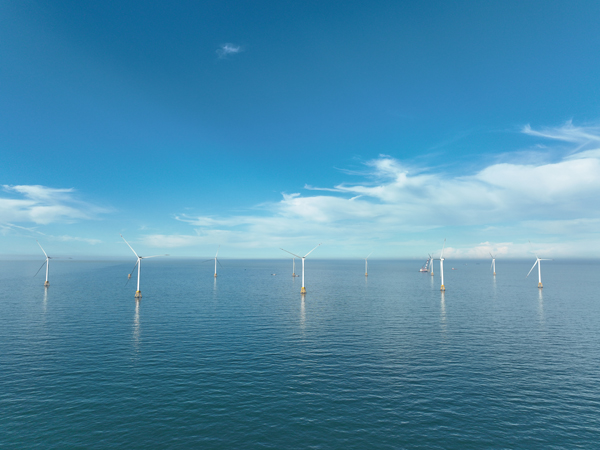 漳浦二期海上风电项目	。已经从浅海向深远海挺进�。总装机容量达400兆瓦
，汤伟摄