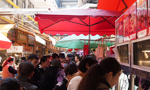 走訪昆明“網紅”農貿市場：“熱辣滾燙”年味足