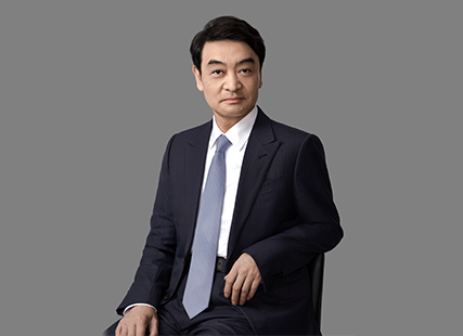 郭振宇貝泰妮薇諾娜品牌創始人          下足“硬功夫” 筑牢品牌根基          “過去，‘顏值經濟’繁榮興盛美妝產業。如今，消費者不再單純聚焦產品的成分功效與情緒滿足。護膚行業需逐步擺脫輕研發、重營銷的傳統模式，用產品來滿足真需求。”近日，郭振宇分享了對功效護膚行業的深刻洞察。【閱讀全文】