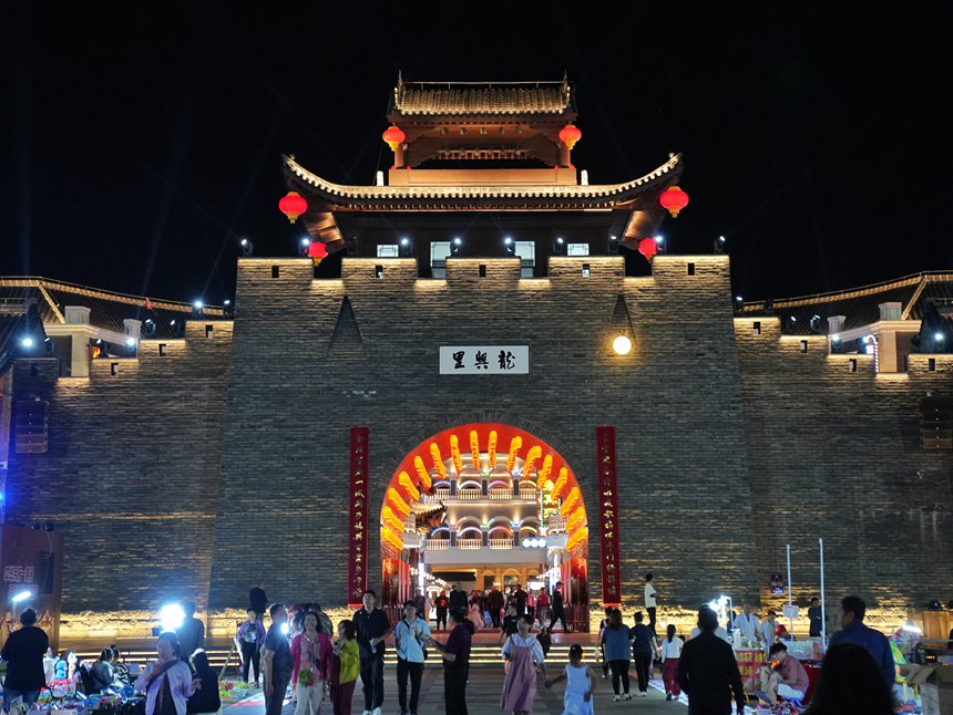 行進中國︱看!東北小城的夜生活如此迷人