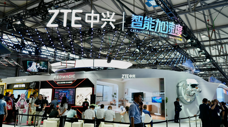 中兴通讯带来多智能体协作解决方案。人民网 严小晶摄