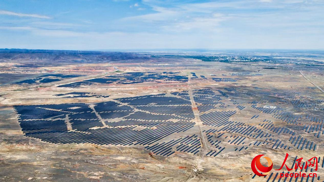 行进中国丨追风逐日 “绿”动油田