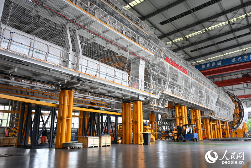 行进中国|河南郑州:大国重器生产忙