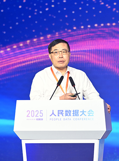熊夢：以工業數據治理推動新質生產力培育                        “有效的工業數據治理能夠將海量、復雜、原始的工業數據轉化為可信可用、有價值的數據資產，為企業的可持續發展和核心競爭力提升提供強大的動力。”            “工業數據治理是新質生產力的筑基工程，工業數據治理不是簡單的技術優化，而是貫穿數據資源化、資產化、資本化全鏈條的系統性的革命。”            數據治理將邁向‘深水區’，要通過筑牢治理底座、創新應用場景、構建共生生態等方面入手，以數據治理更好推動新質生產力發展。”