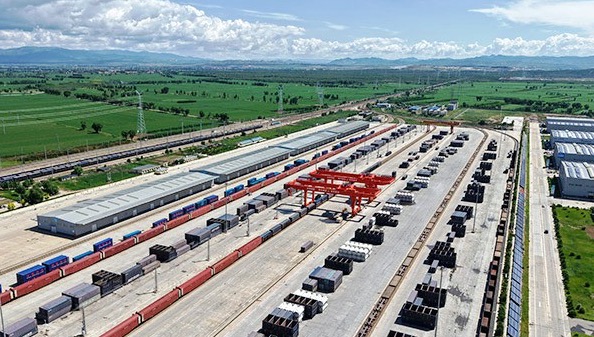 行進中國︱“鋼鐵駝隊”再加速,更快速度、更高效