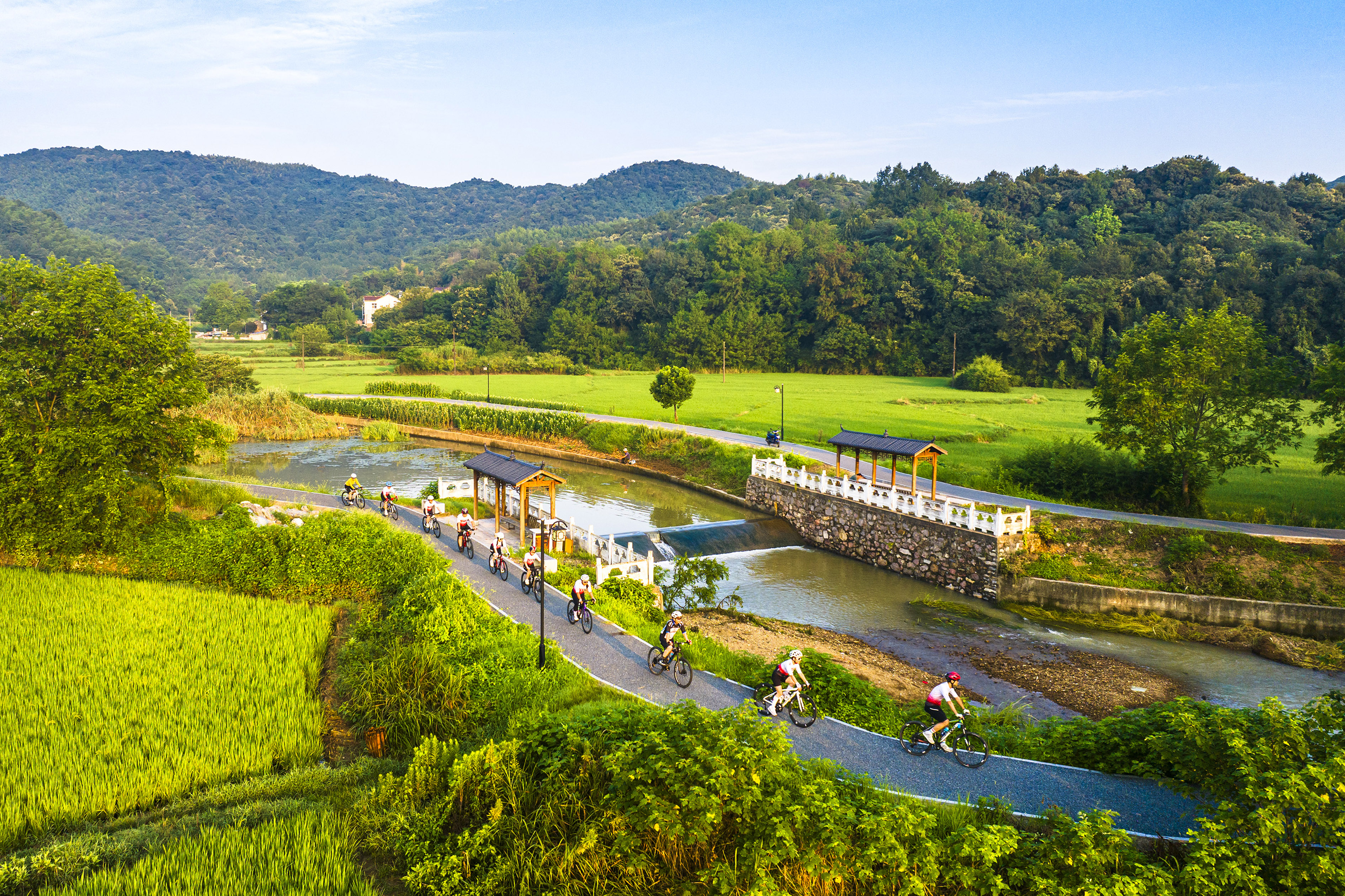安徽芜湖：低碳骑行 迎接“全民健身日”