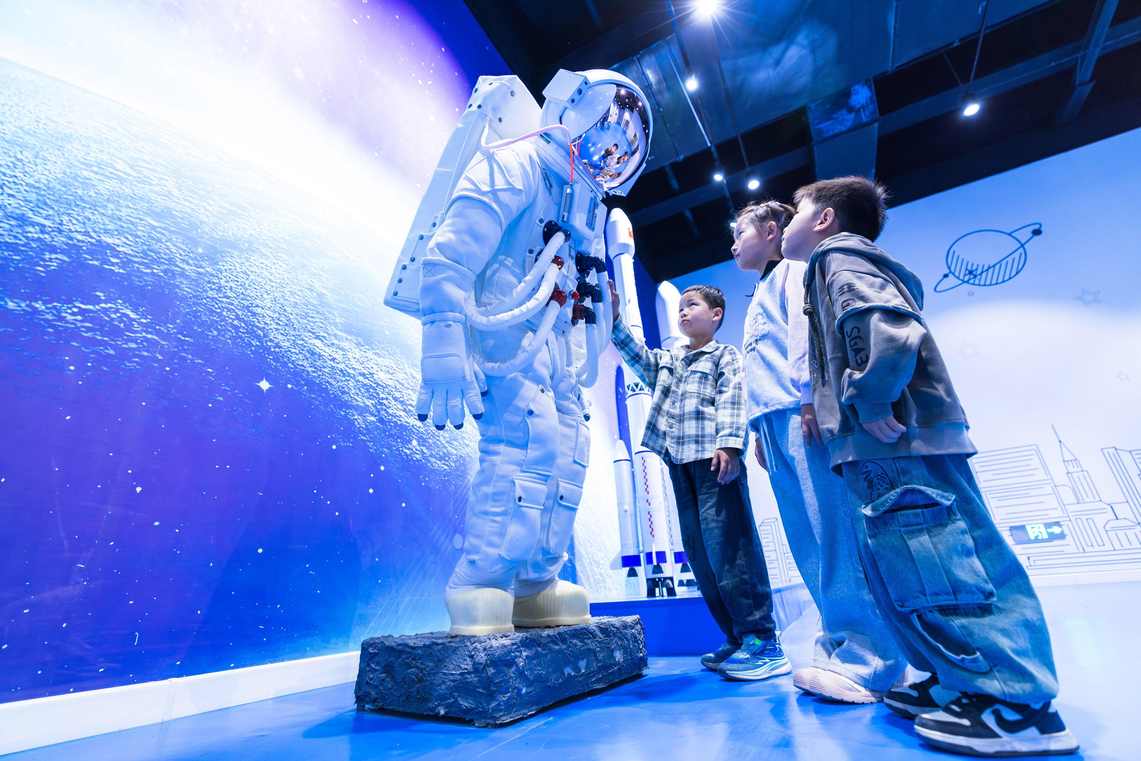 甘肃张掖：科技馆里度假期