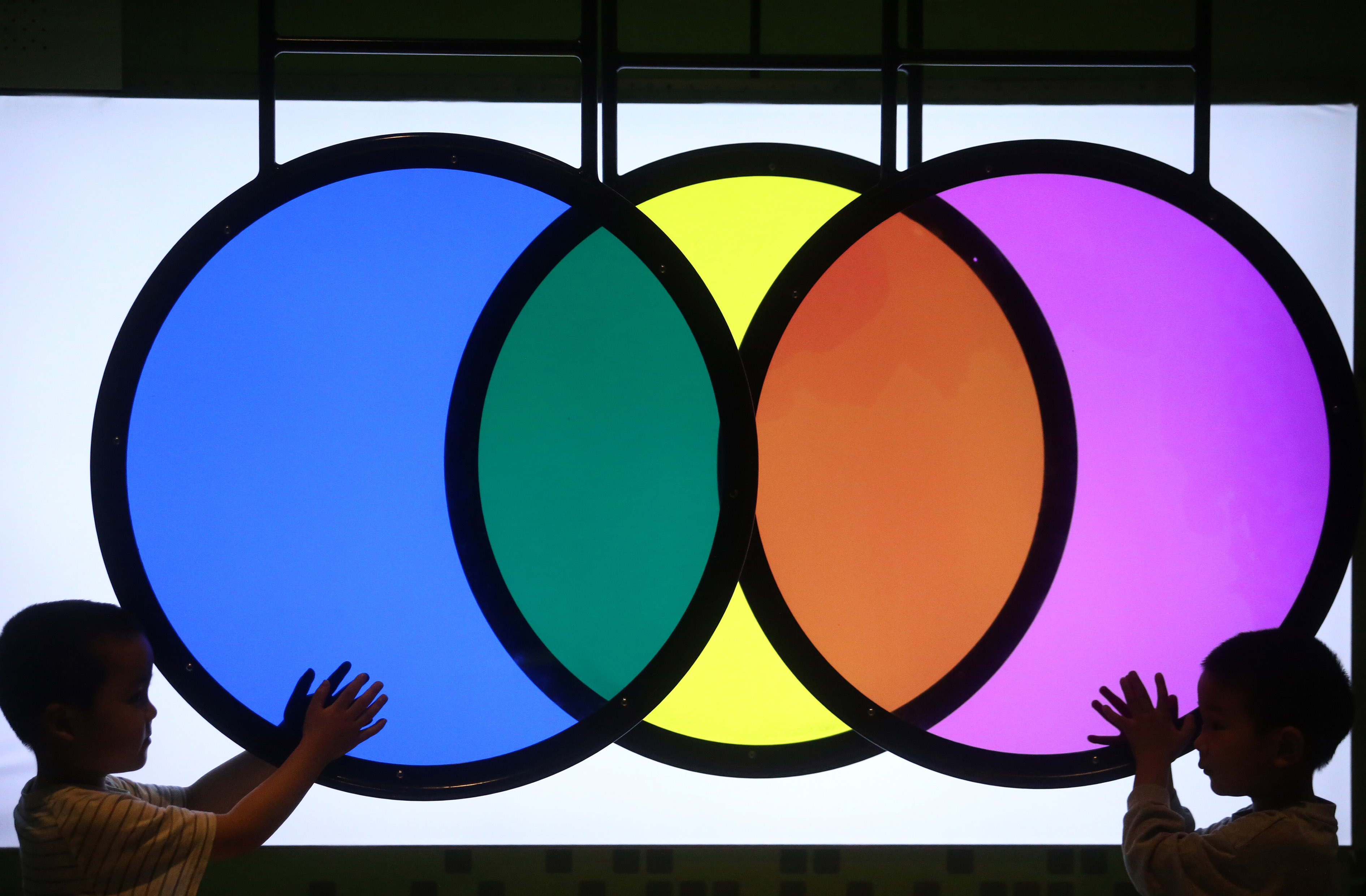 江苏扬州：科技馆里度假期