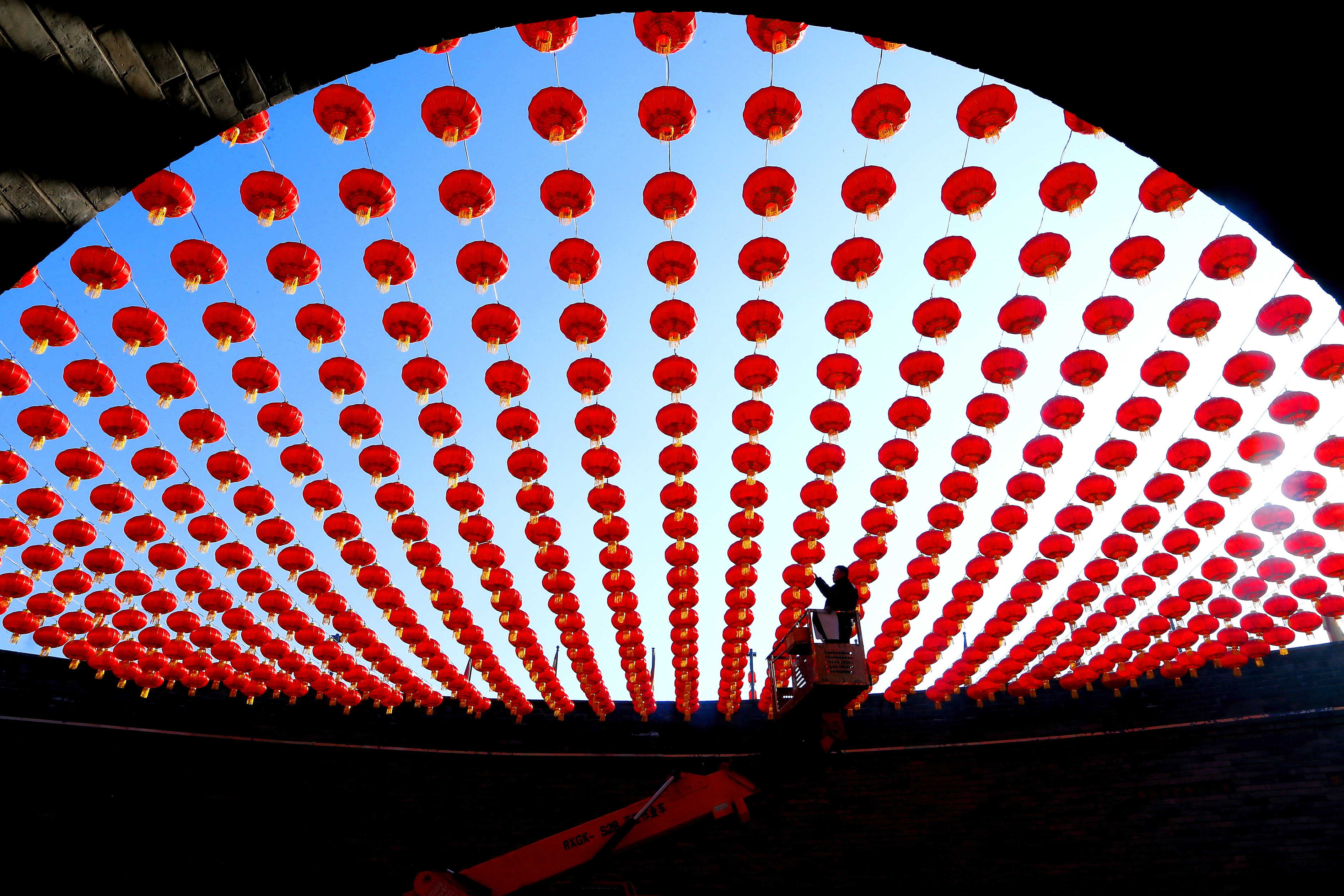 山东即墨：装扮古城迎新春