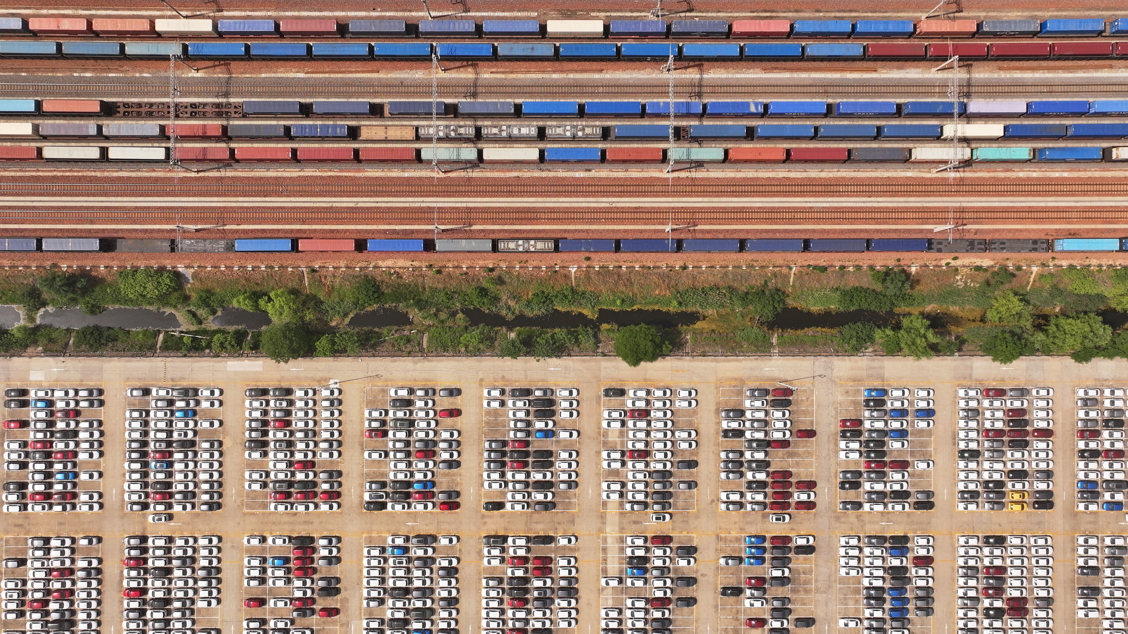 河南郑州：中欧班列开行忙